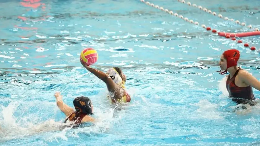 Genç sporcudan 50 madalya, 3 şampiyonluk haberinin görseli