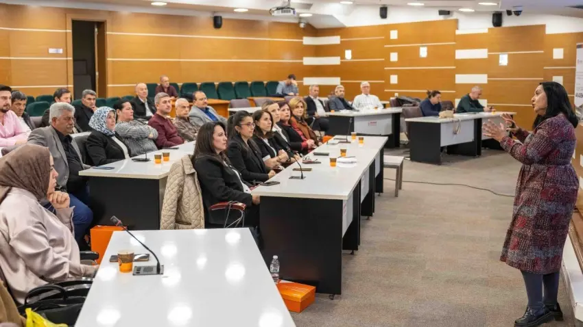 Muhtarlar Akademisi dijital okuryazarlık eğitimiyle tamamlandı haberinin görseli