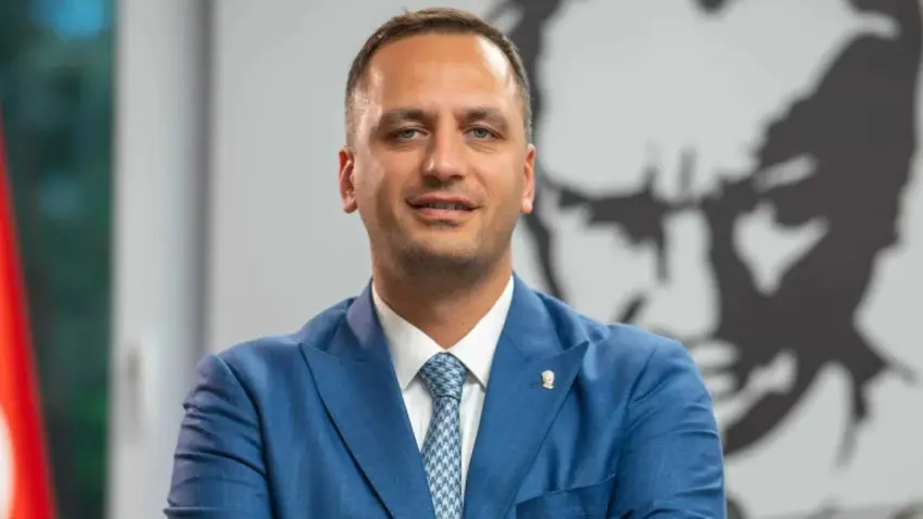 Ömer Eşki’den ‘Uşak Belediyesi operasyonu' açıklaması: Kamu zararını iade edeceğim haberinin görseli