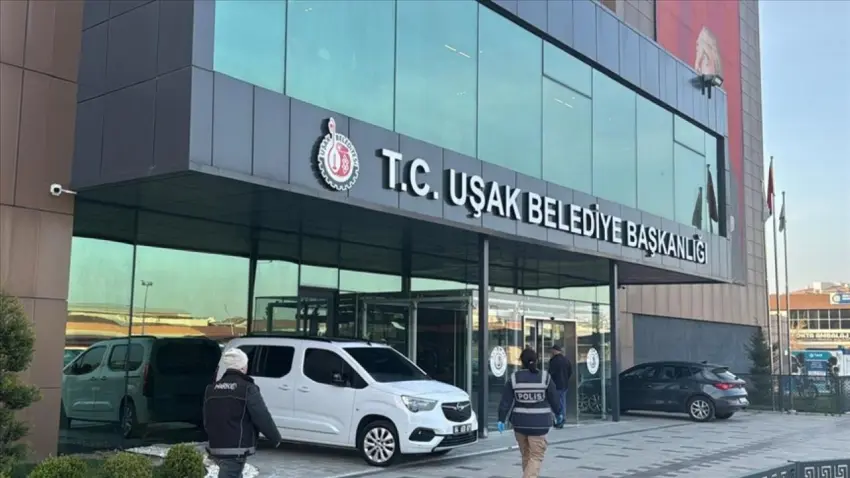 Uşak Belediyesi’ne rüşvet soruşturması: 4 kişi serbest bırakıldı haberinin görseli