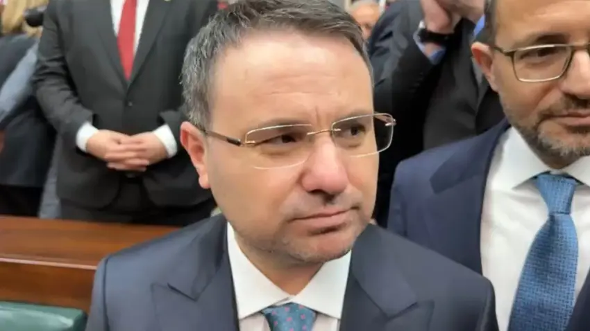 Bakan Gürlek’ten İmralı’daki ‘konut’ iddialarına yanıt haberinin görseli