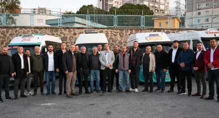 Başkan Eşki günün ilk saatlerinde minibüsçülerle buluştu