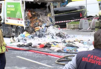 Çöp kamyonetinde patlamalar meydana geldi