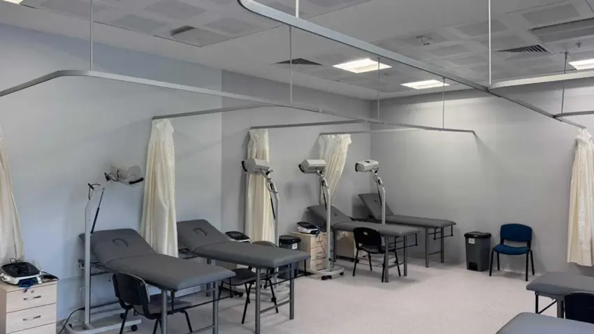 Dikili Devlet Hastanesi’nde fizik tedavi ünitesi açılıyor haberinin görseli