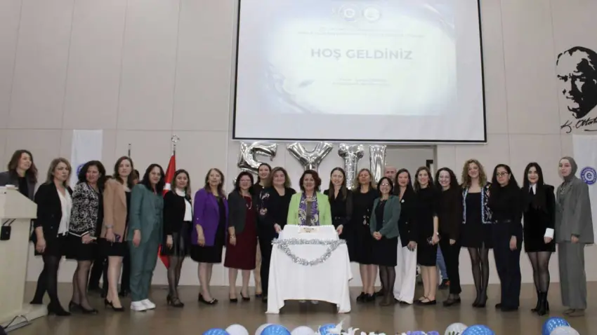 EÜ Hemşirelik Fakültesinde akreditasyon coşkusu haberinin görseli