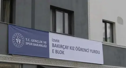İzmir’de KYK yurdunda taciz iddiası: Tepki eylemi düzenlendi