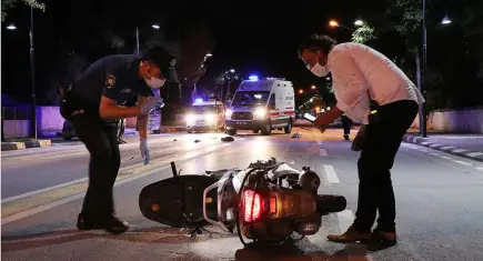 İzmir'de ölümlü kaza: Bariyere çarpan motosikletin sürücüsü hayatını kaybetti