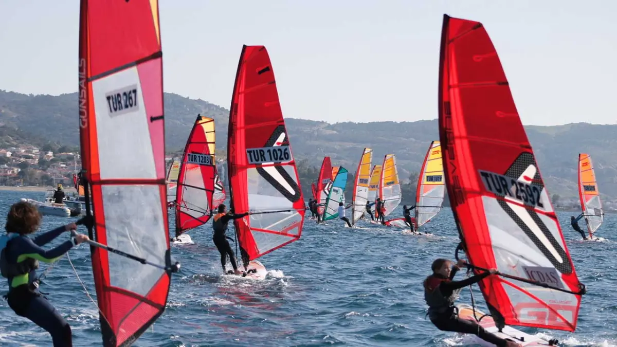 Foça Windsurf Dünya Şampiyonasına ev sahipliği yapıyor