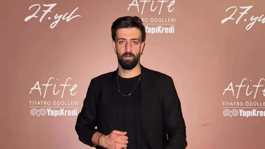 Genç oyuncu Ramazan Tetik, gözyaşlarıyla son yolculuğuna uğurlandı haberinin görseli