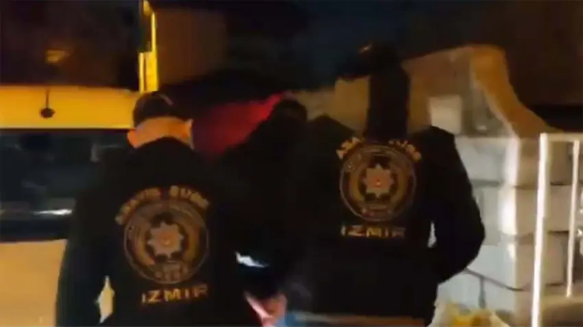 İzmir’de silah kaçakçılığı ve uyuşturucu operasyonu haberinin görseli