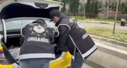 Sarıyer’de silah kaçakçılığı operasyonu: Depo ve taksiden cephanelik çıktı