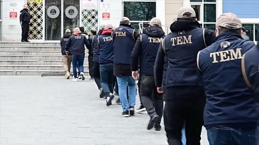 Yılın ilk çeyreğinde terör örgütlerine 1895 operasyon düzenlendi haberinin görseli