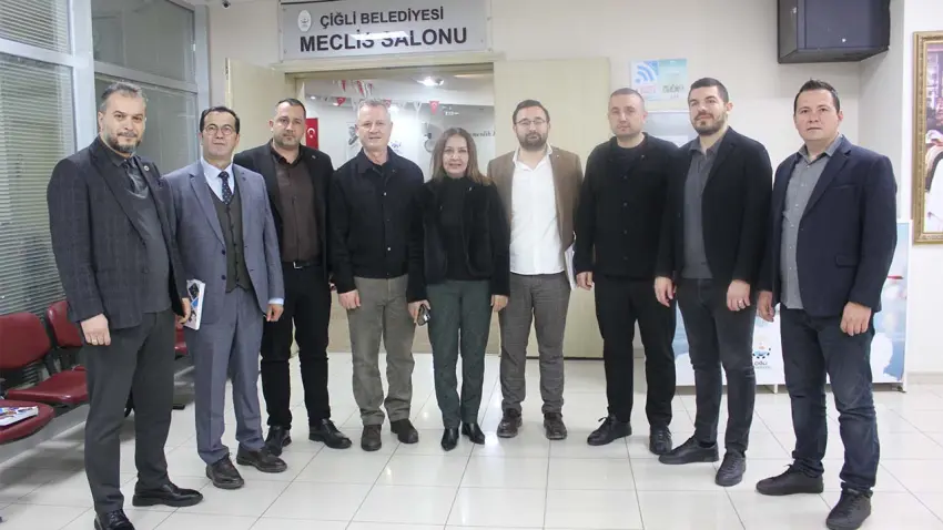 Çiğli Meclis’te CHP’den fire, AK Parti’den protesto haberinin görseli