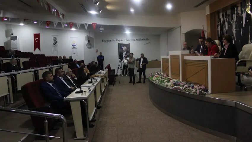 Çiğli Meclisi tatil edildi haberinin görseli