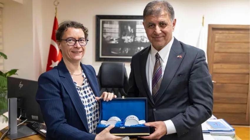 İzmir ve Fransa arasında iş birliği görüşmesi haberinin görseli