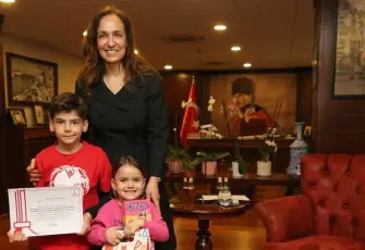 Karşıyaka’da kitap şampiyonları ödüllerini aldı