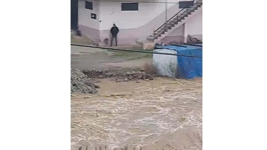 Aydın’da sağanak hayatı felç etti haberinin görseli