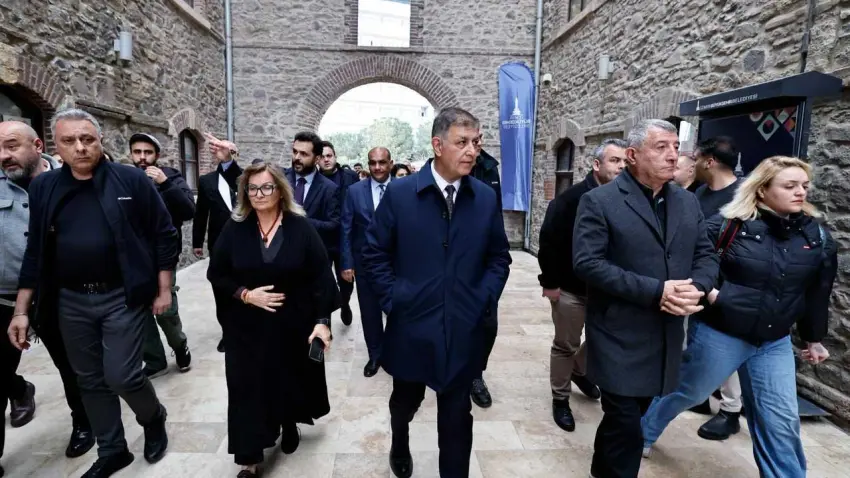 Başkan Tugay'dan 'Meslek Fabrikası' ve 'İş kazası' açıklaması: "Yargı sürecini takip ediyoruz" haberinin görseli