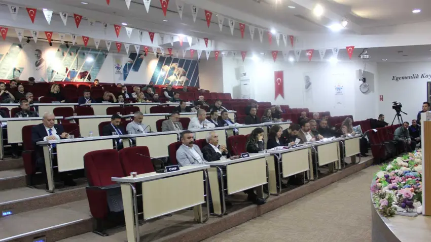 Çiğli’de tartışmalı Köyiçi planı ve faaliyet raporuna oy çokluğu çıktı