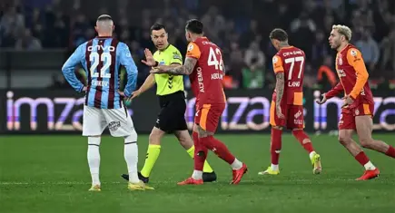 Derbi sonrası ortalık karıştı: Abdülkerim Bardakçı kırmızı kart gördü!