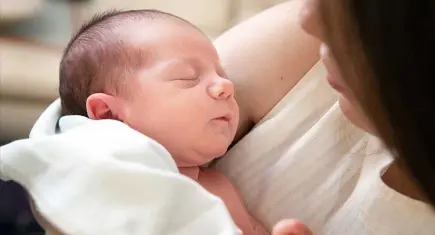 Doğum izni düzenlemesi TBMM’de öne çekildi