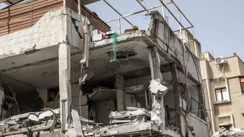 İran’dan İsrail’e füze misillemesi haberinin görseli