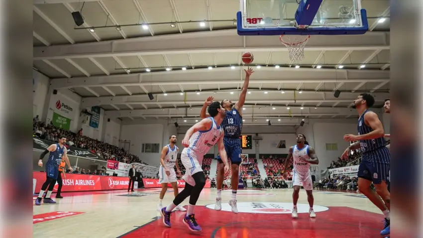 Anadolu Efes, İzmir deplasmanında hata yapmadı haberinin görseli