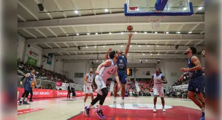 Anadolu Efes, İzmir deplasmanında hata yapmadı