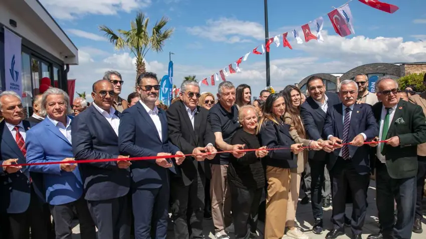 Başkanlar Güzelbahçe’de buluştu: Güzbel Marin hizmete açıldı haberinin görseli