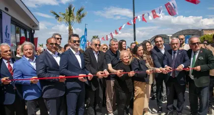 Başkanlar Güzelbahçe’de buluştu: Güzbel Marin hizmete açıldı