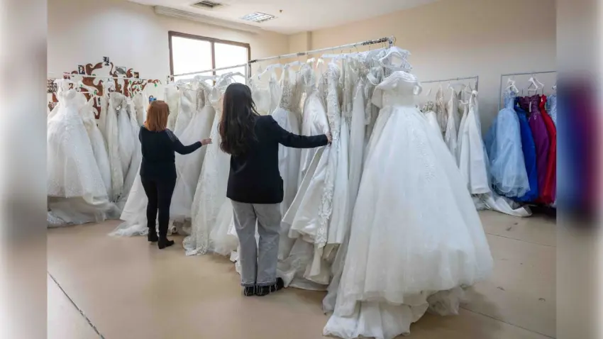 Bornova’da gelinlikler belediyeden haberinin görseli