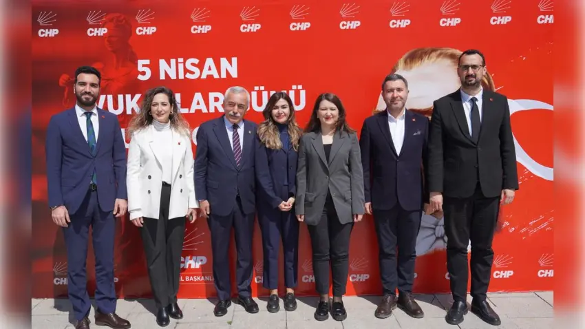CHP İzmir’den 5 Nisan Avukatlar Günü buluşması: Adalet yoksa güvence yoktur haberinin görseli
