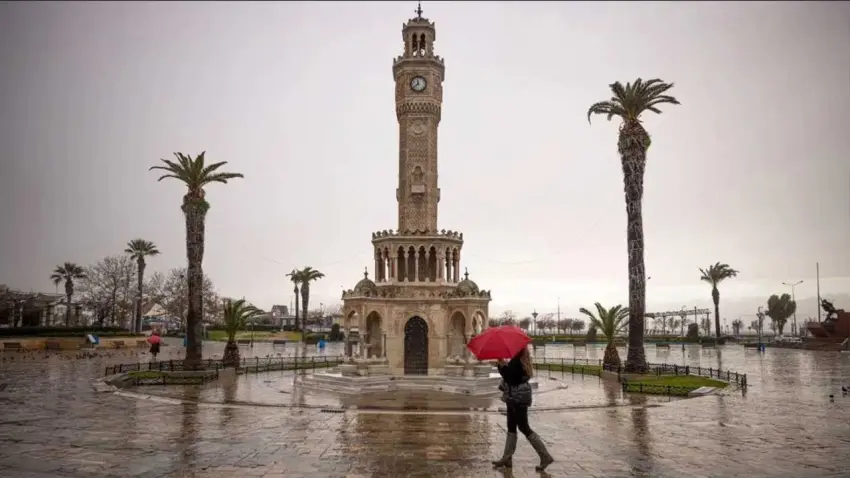 İzmir’de bahar havası yerini sağanak yağışlara bırakıyor haberinin görseli