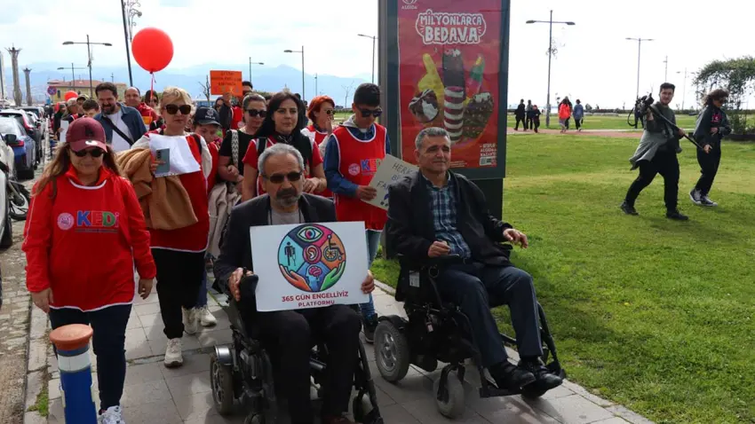 İzmir’de otizm için anlamlı yürüyüş: Fark et, kabul et, dahil et
