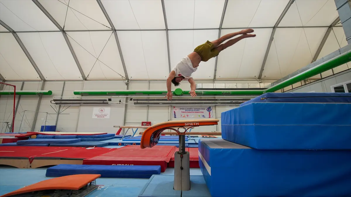 Milli cimnastikçi Mert Efe, Akdeniz Oyunları'nda "kürsü heyecanı" istiyor görseli