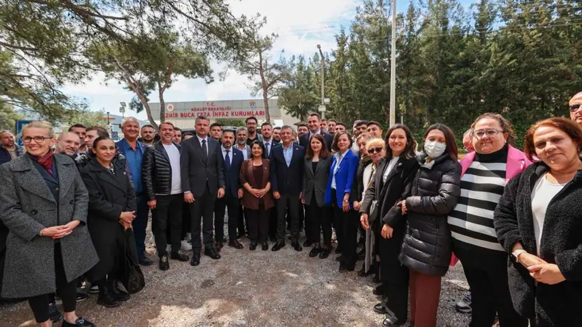  Özel, Tunç Soyer ve Şenol Aslanoğlu’nu ziyaret etti