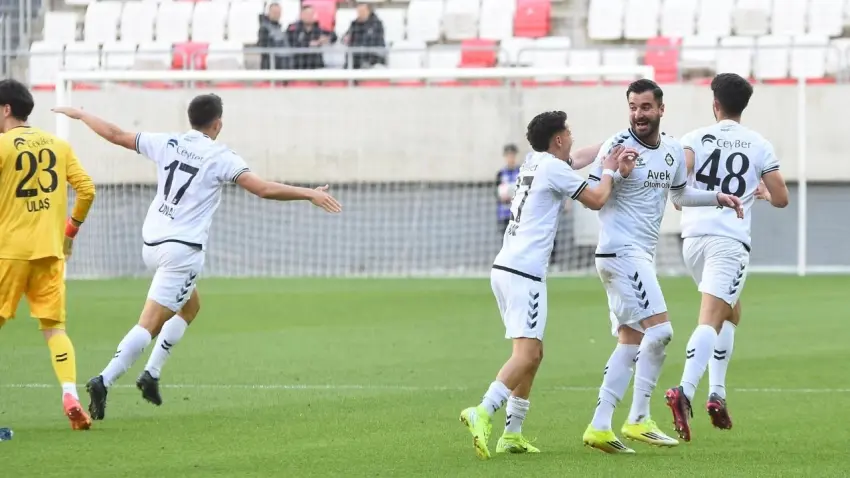 Altay, İzmir Çoruhlu FK ile 1-1 berabere haberinin görseli