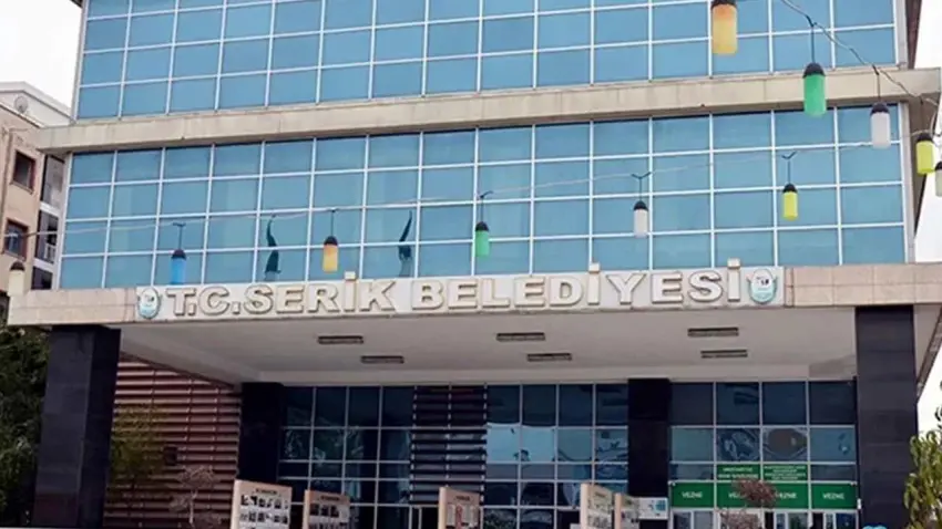  Antalya’da belediye binasına silahlı saldırı haberinin görseli