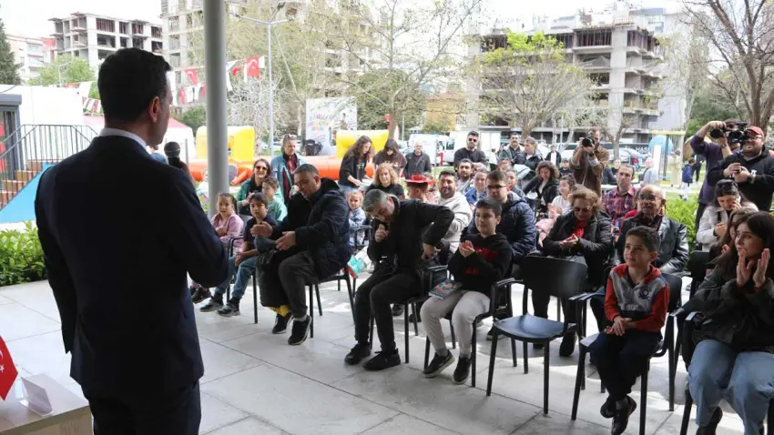 Bayraklı’da Çocuk Kitap Şenliği yoğun ilgi gördü haberinin görseli