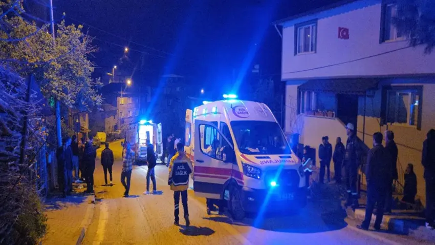  Bursa’da dehşet gecesi: Husumetli grupların kavgasında baba ve oğlu öldü! haberinin görseli