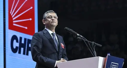 CHP ara seçim için siyasi turda: Özgür Özel, DEM Parti Eş Genel Başkanlarıyla görüştü
