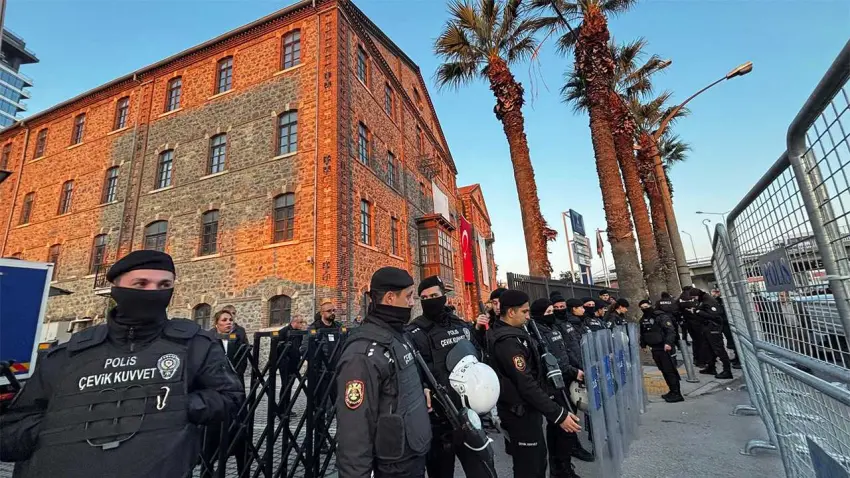 CHP’li vekillerden Meslek Fabrikası müdahalesine sert tepki haberinin görseli