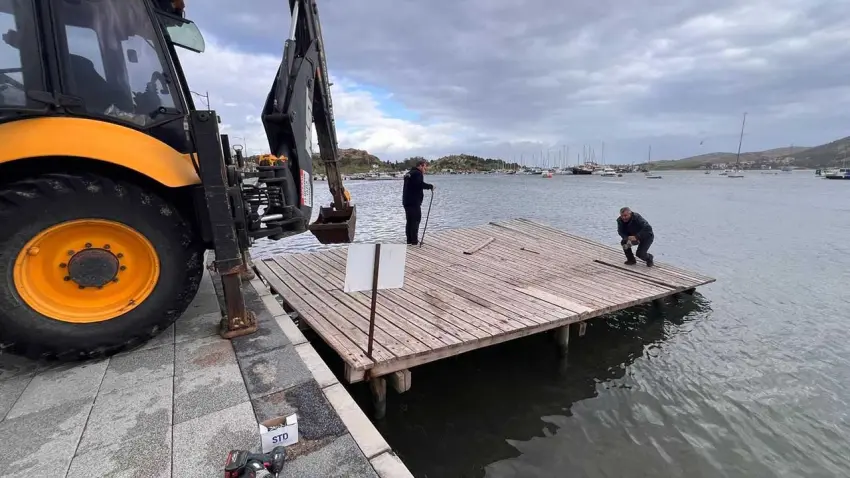 Foça’da iskeleler yenilendi haberinin görseli