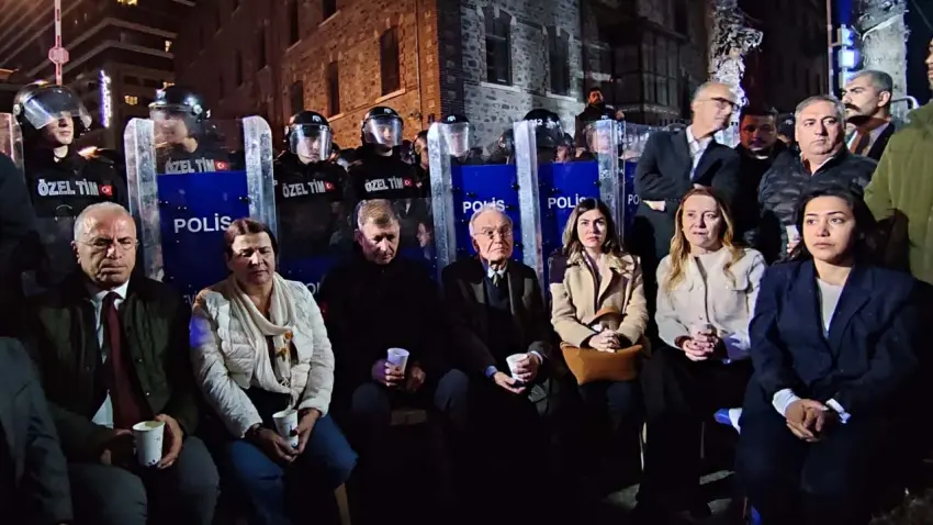 Meslek Fabrikası'nda nöbet başladı haberinin görseli