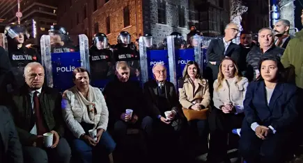 Meslek Fabrikası'nda nöbet başladı