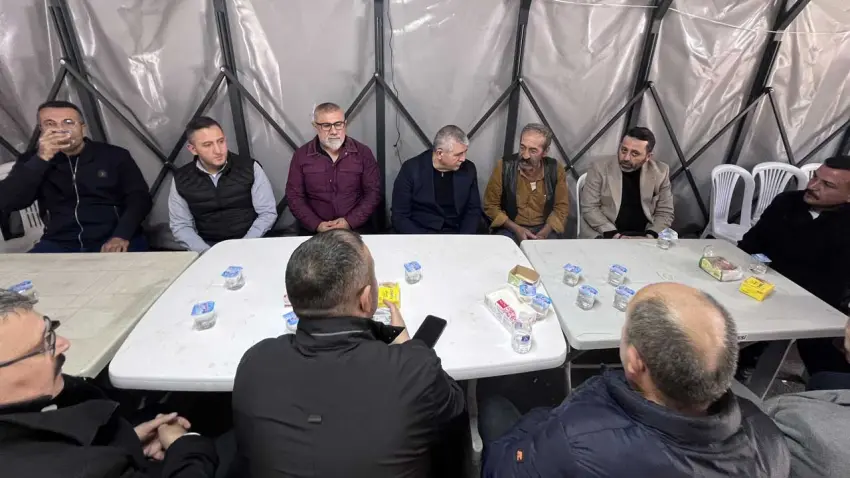 MHP İzmir’den kazada vefat eden İZSU personelinin ailesine ziyaret haberinin görseli