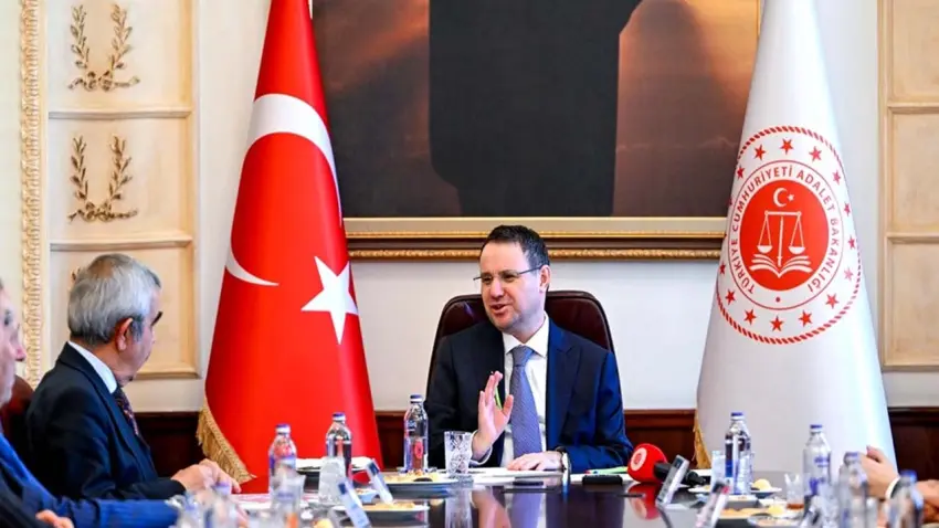 Bakan Gürlek: Yargıda birlik, FETÖ ile mücadelede kararlı bir duruş sergiledi haberinin görseli