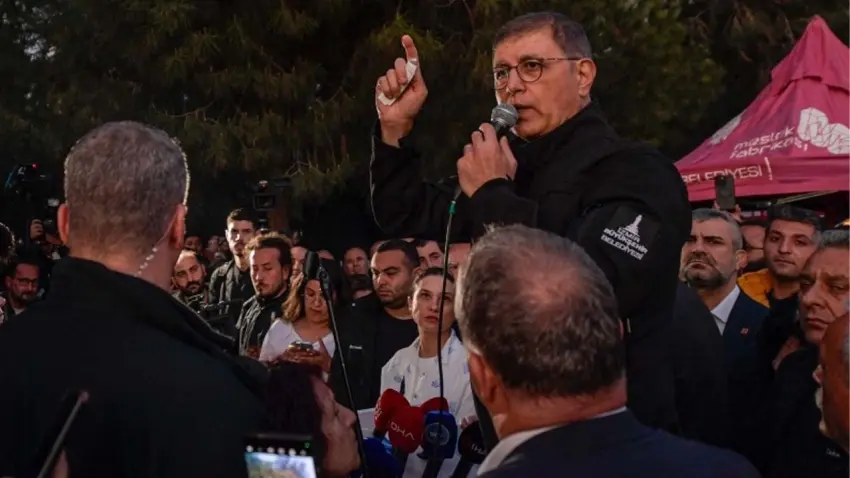 Başkan Tugay'dan İnan'a salvo:Burada güç gösterisi yapmaya çalışıyor