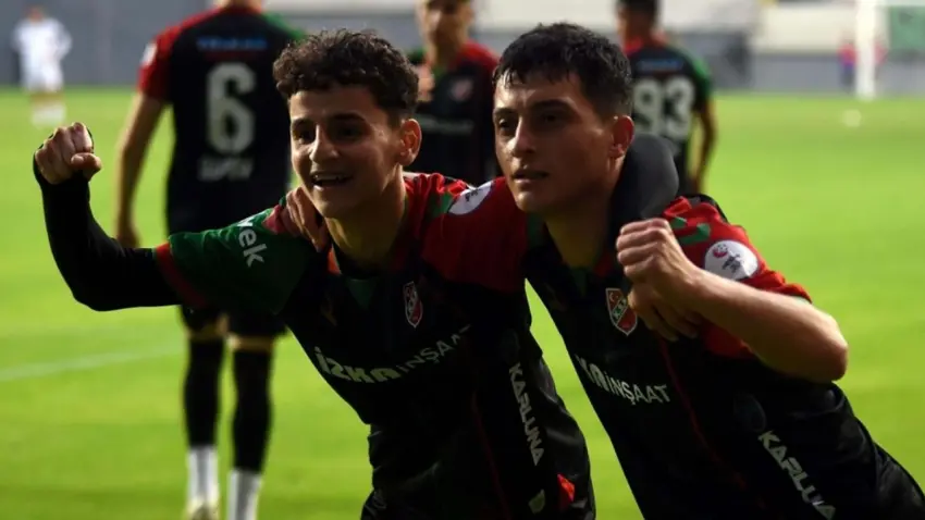 Berat Şahin ve Adem Yeşilyurt’un performansı Karşıyaka’ya gelir sağlayacak haberinin görseli