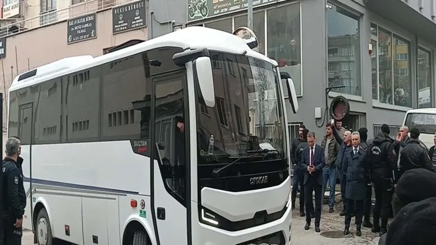 Bursa’daki ‘Rüşvet’ soruşturmasında yeni gelişme: 5 kişi kakkında yeniden yakalama kararı! haberinin görseli